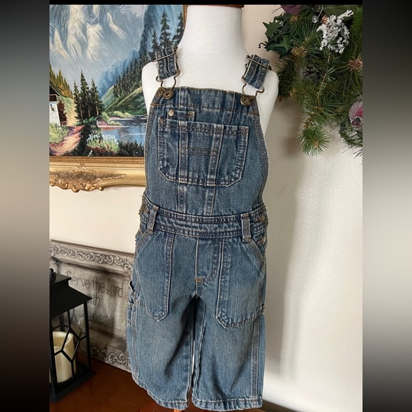 Genuine Oshkosh Denim
Overalls 18 Months - Picture 1 of 4